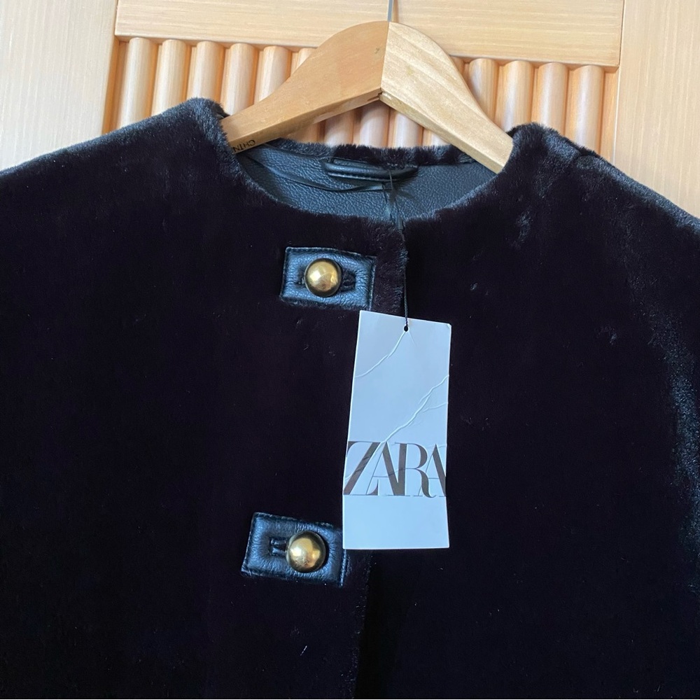 Zara black faux fur jacket with gold buttons - Picture 6 of 12